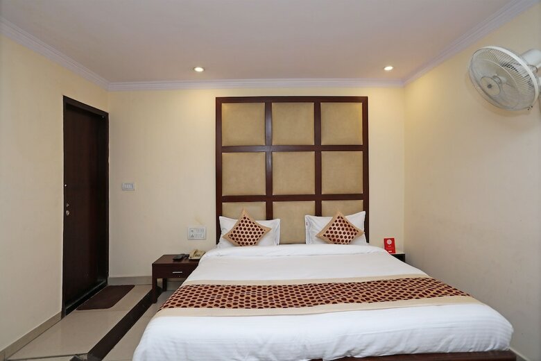 Oyo 10750 Hotel Vivek