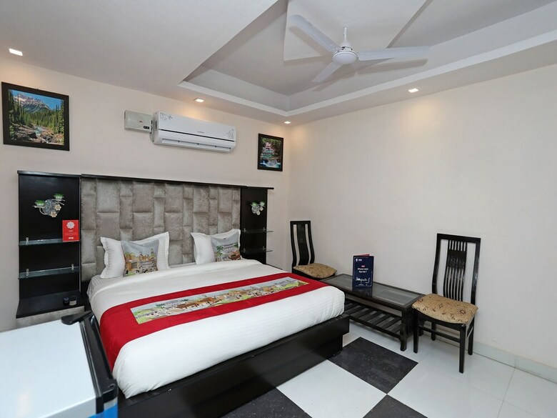 Oyo 10558 Hotel Qlark
