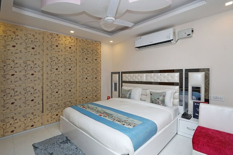 Oyo 10558 Hotel Qlark