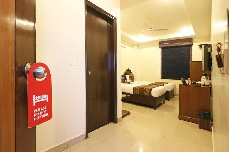 Oyo 9761 Hotel Clark Heights