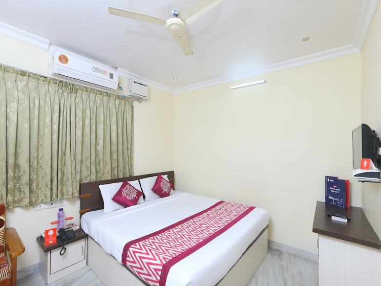 Oyo 1054 Hotel Avnb Towers