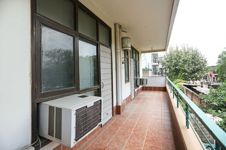 Hotel Oyo 5528 Dlf Phase 4
