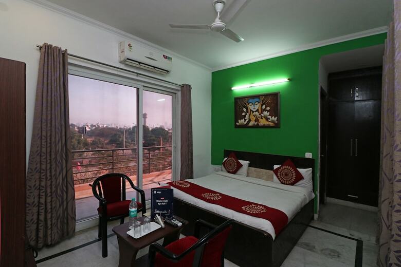 Hotel Oyo 4228 Heritage Regency