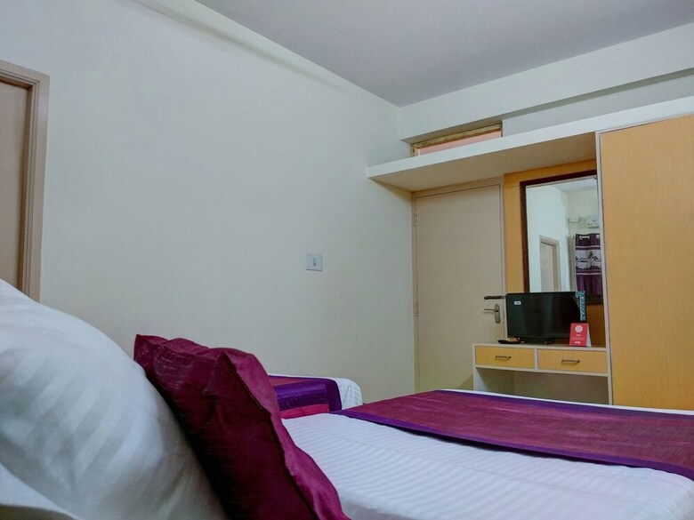 Hotel Oyo 10476 Near Forum Mall