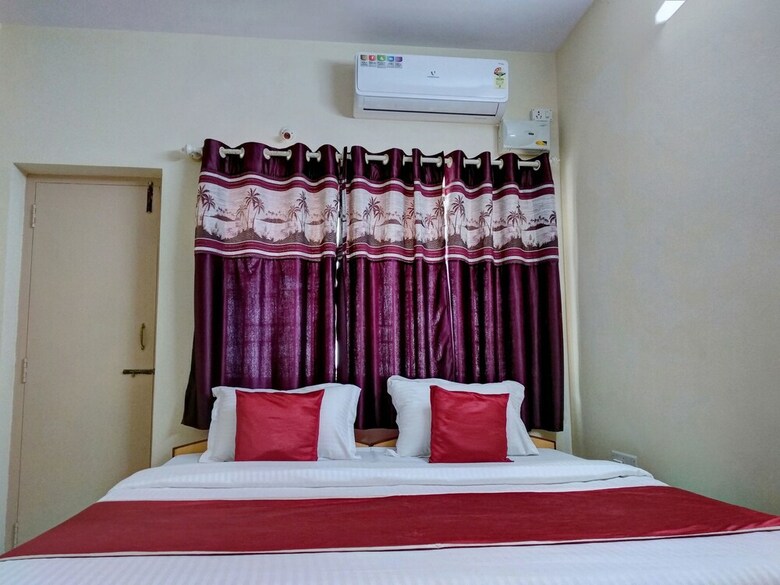 Hotel Oyo 10476 Near Forum Mall