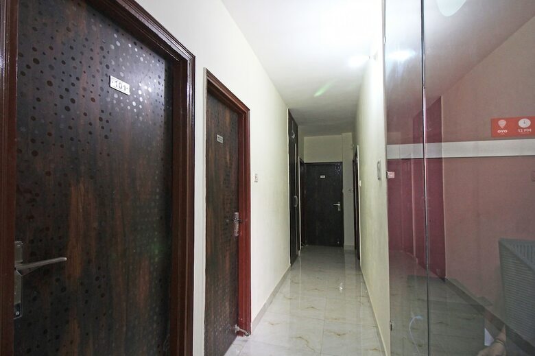 Oyo 4882 Hotel Golden Park