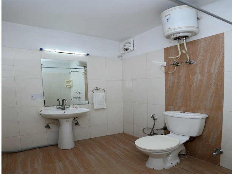 Hotel Oyo 9299 Dlf Phase 4