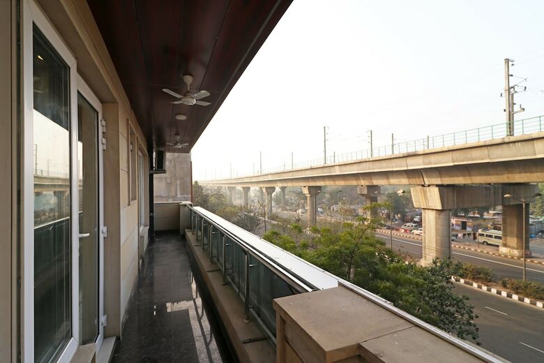 Hotel Oyo 11611 Royal Palace Inn