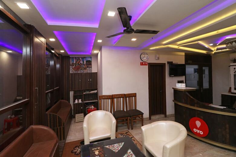 Hotel Oyo 11648 Cp Residency