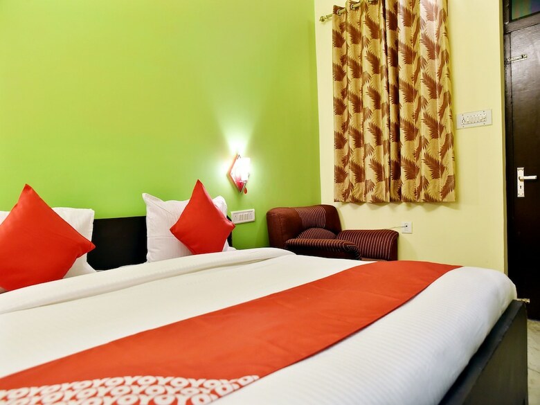 Hotel Malhotra