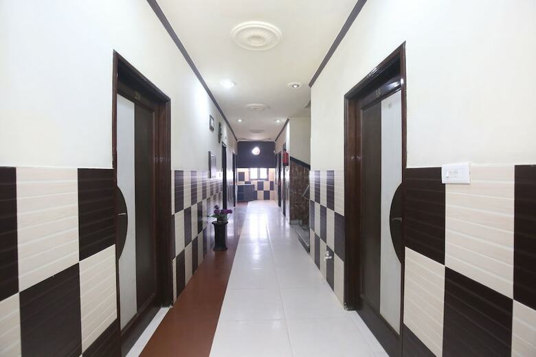 Hotel Guru Kalgidhar Residency