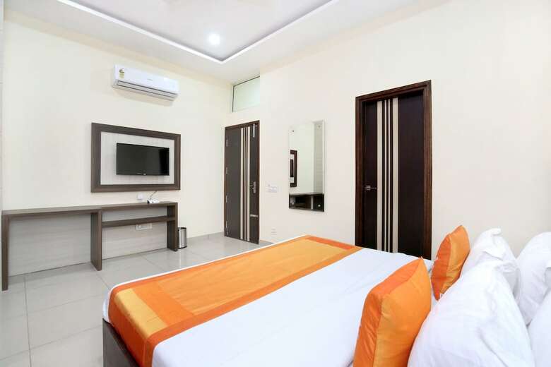 Oyo 10832 Hotel Jb 2