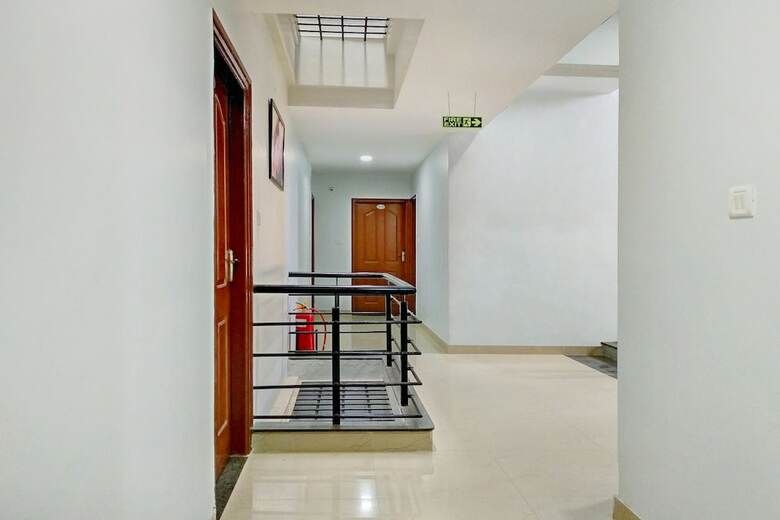 Hotel Oyo 11092 Shiv Enclave