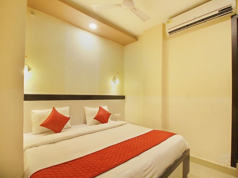 Oyo 10551 Hotel Rj Grand