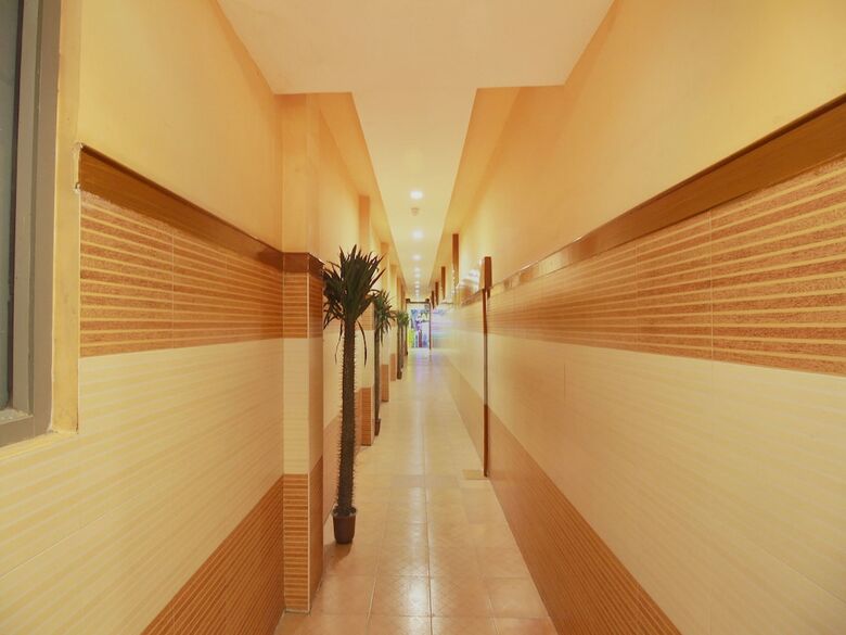 Oyo 10551 Hotel Rj Grand