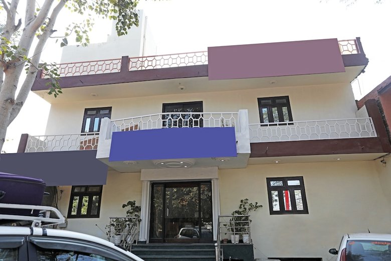 Hotel Oyo 10500 Royal Awadh