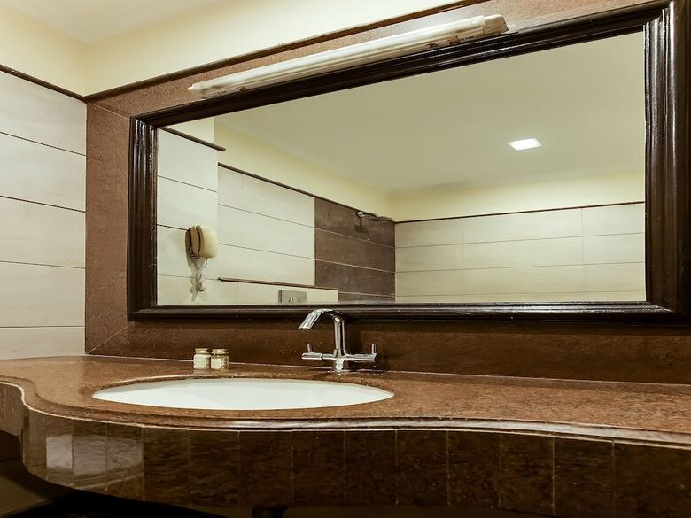 Oyo 7075 Hotel Oakland