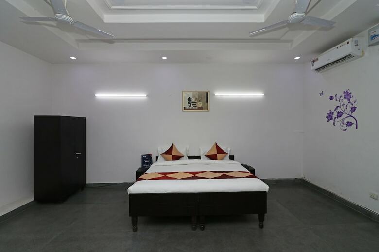 Oyo 11533 Hotel Green View