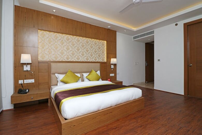 Oyo 10824 Hotel Star Suites