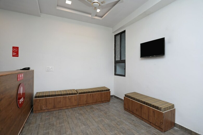 Oyo 10176 Hotel Bluebell