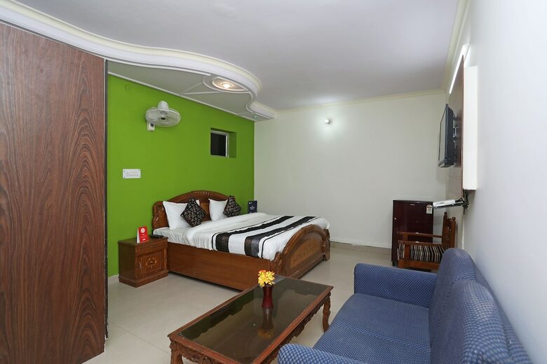 Oyo 11063 Hotel Suncity