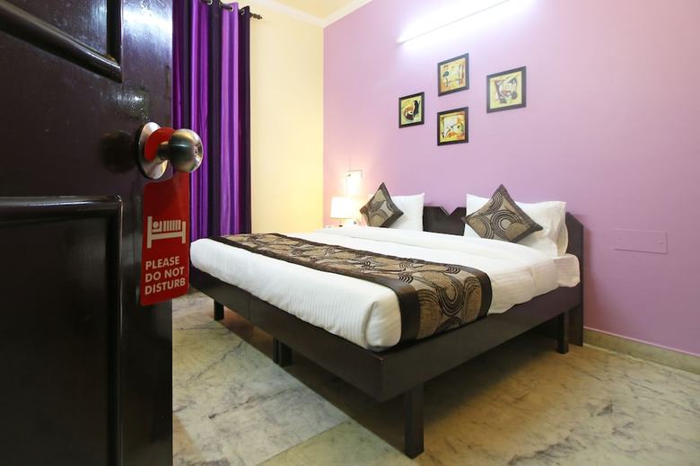 Hotel Oyo 7967 Near Medanta