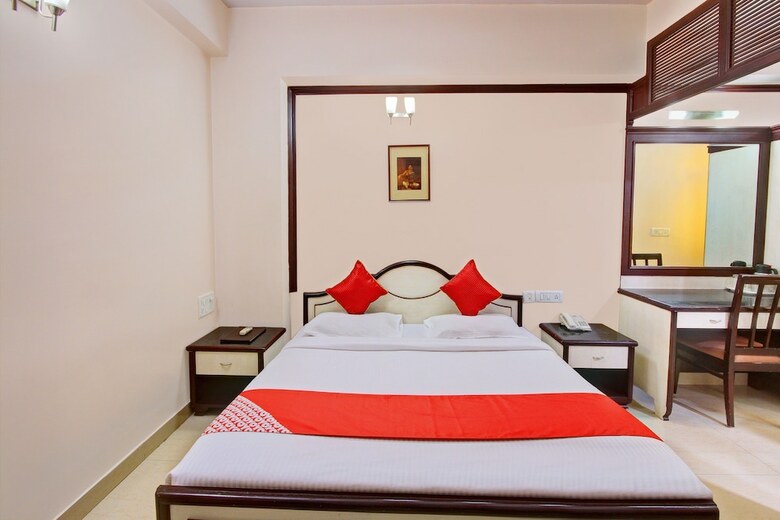 Hotel Oyo 11390 Vaibhav Residency