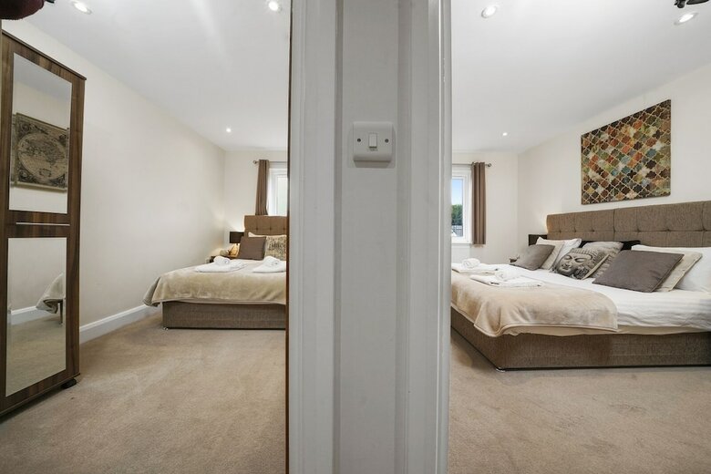 Heathrow Living Serviced Apartments By Ferndale