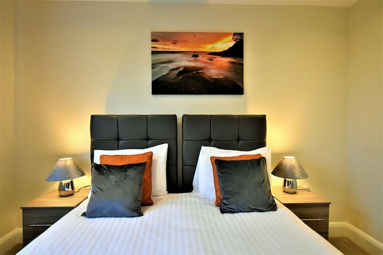Heathrow Living Serviced Apartments By Ferndale
