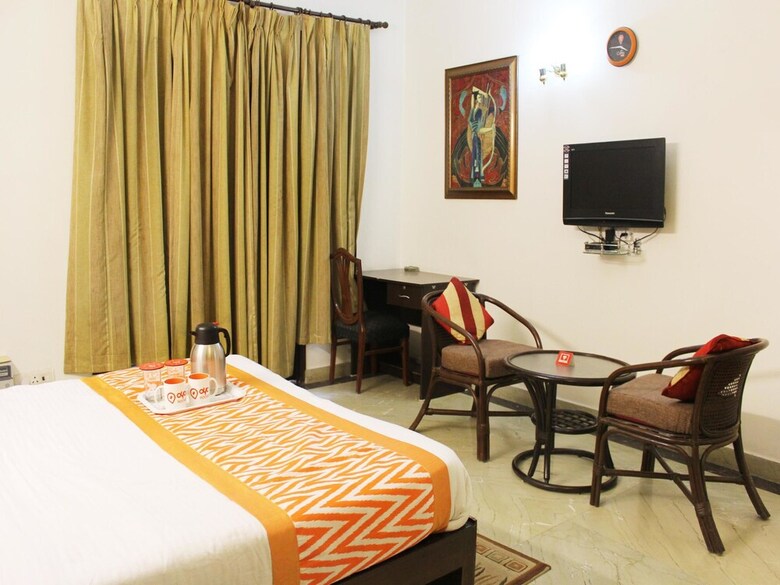 Oyo 2256 Hotel Excellency