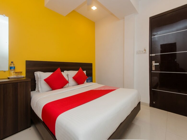 Oyo 11498 Hotel Bliss Executive