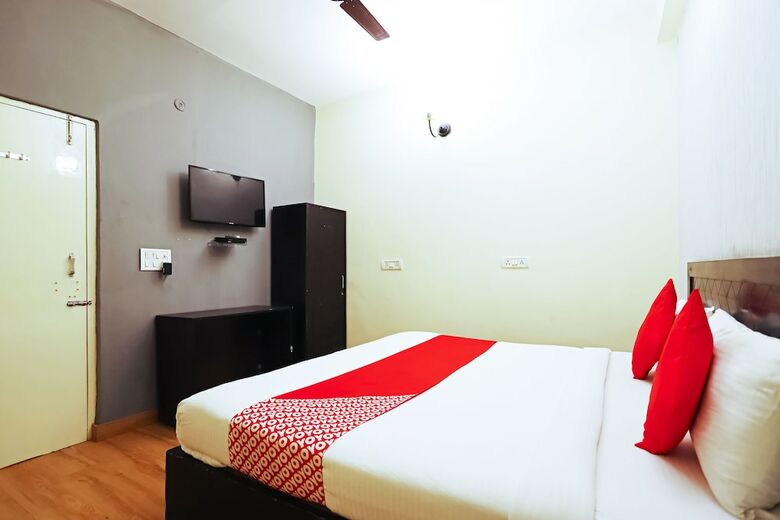 Hotel Oyo 11521 Livin Hub