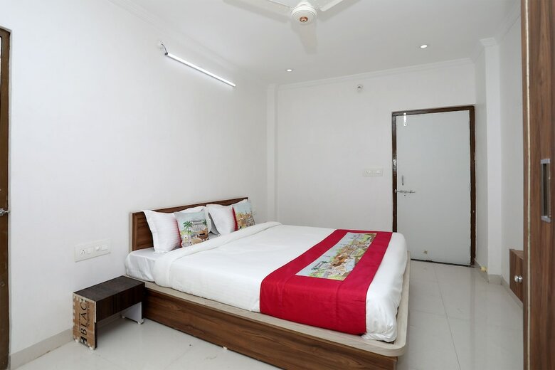 Hotel Oyo 11075 Home Modern 3bhk Gulab Bagh