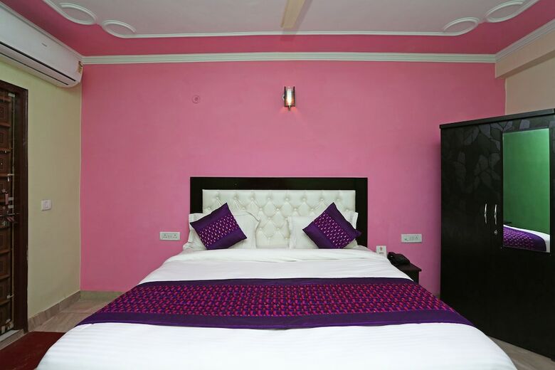 Hotel Oyo 11504 N D Star Residency