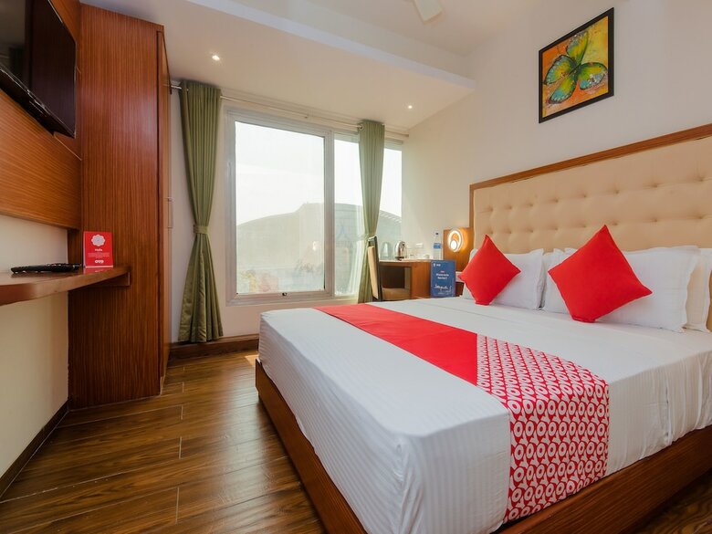 Oyo 11721 Hotel Aromas
