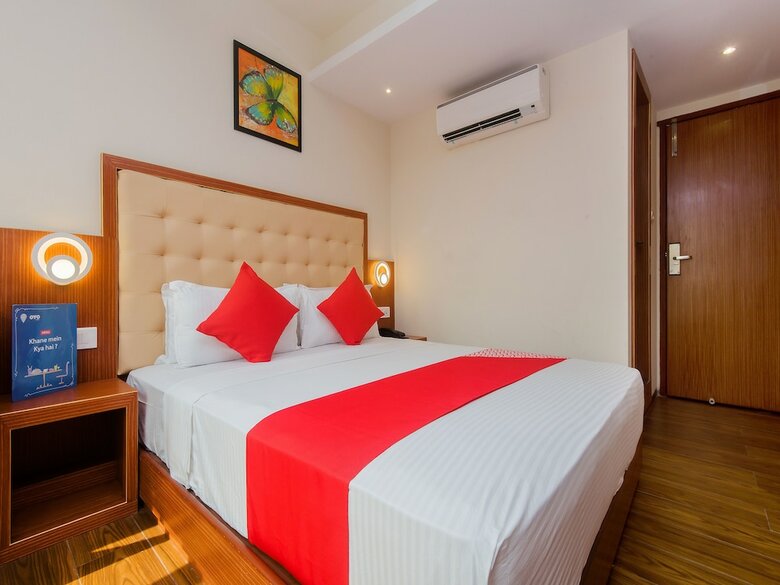 Oyo 11721 Hotel Aromas