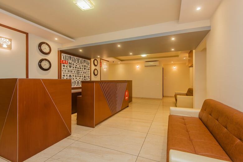 Oyo 11721 Hotel Aromas
