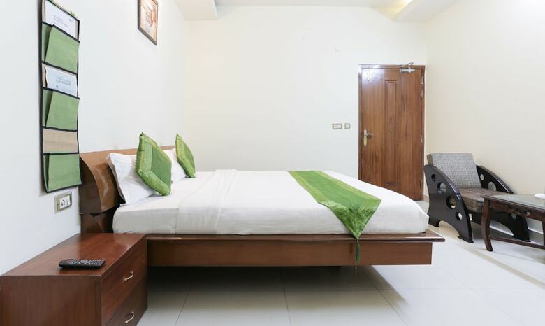 Hotel Treebo Shanta Inn