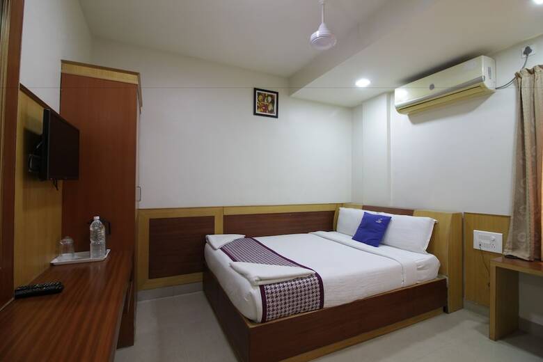 Hotel White Parrot