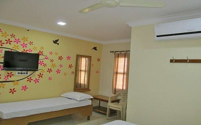 Hotel Pujitha Residency