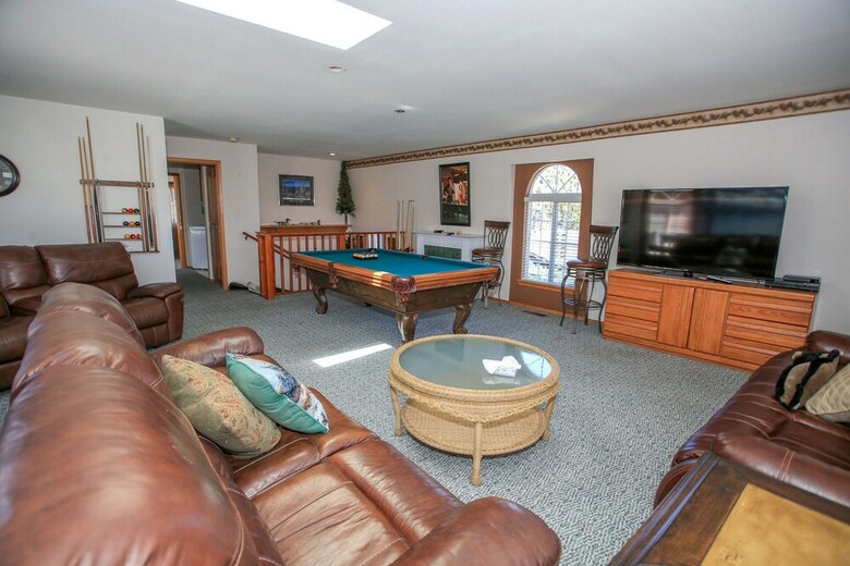 The Villa Pines