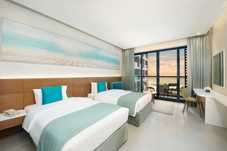 Hotel Wyndham Garden Ajman Corniche