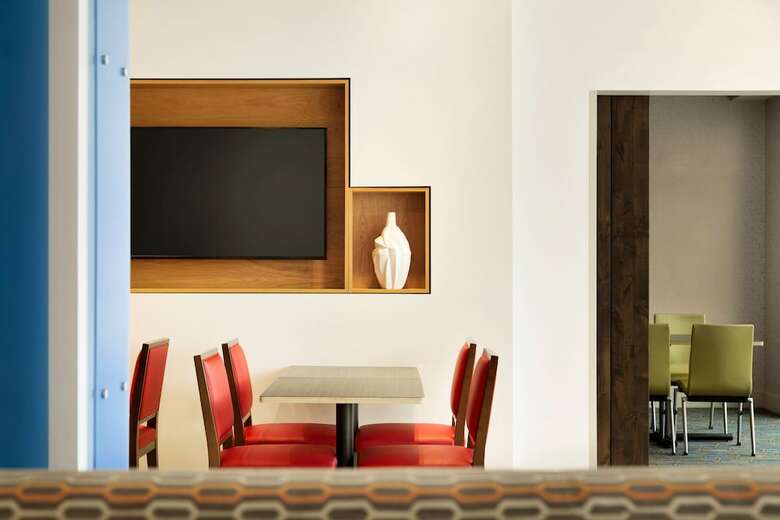 Hotel Holiday Inn Express Calhoun South