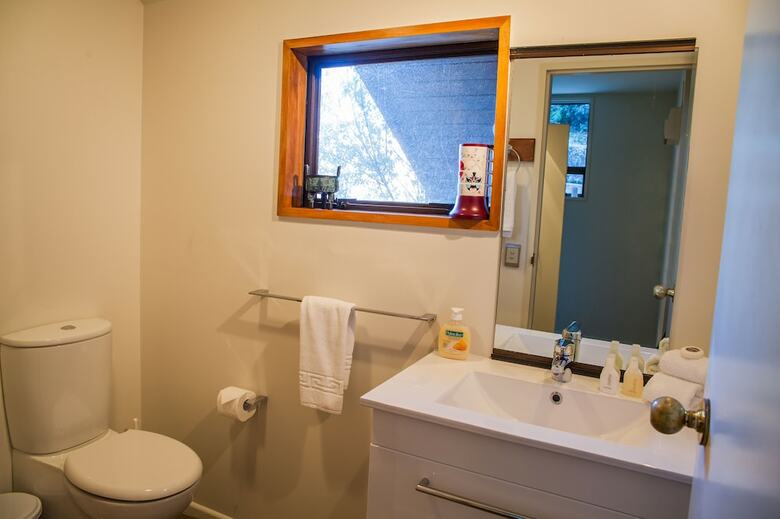 Queenstown Lakeview Holiday Home