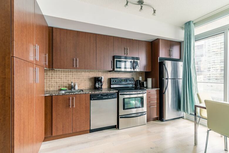 Apartamentos Simply Comfort. Maple Leaf Square