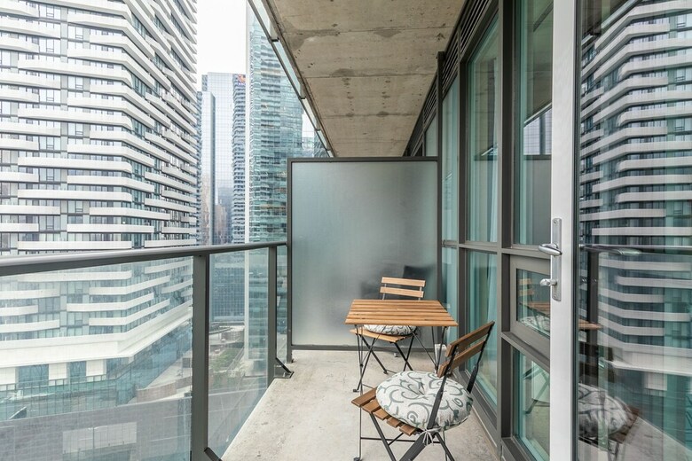 Apartamentos Simply Comfort. Maple Leaf Square