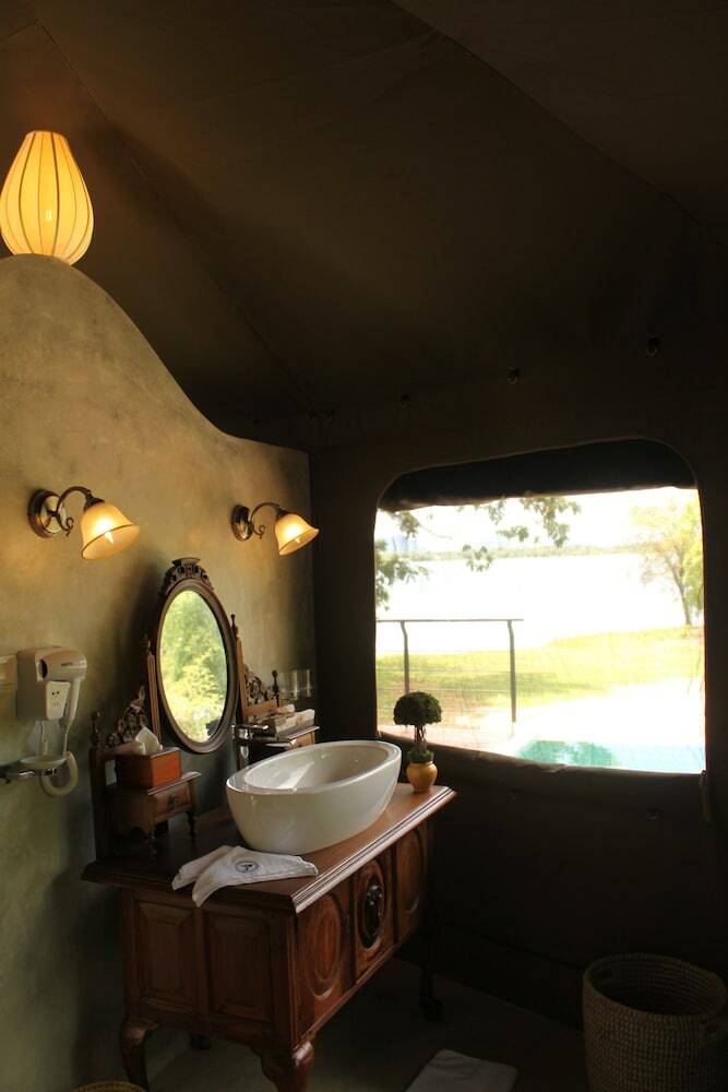 Hotel Flameback Eco Lodge