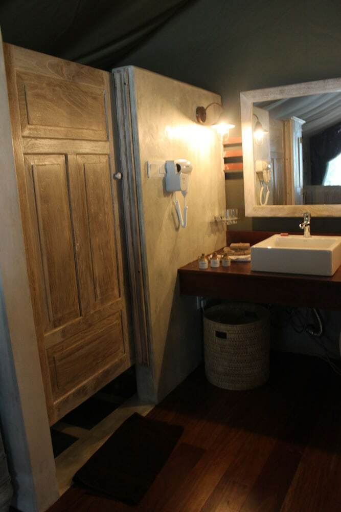Hotel Flameback Eco Lodge