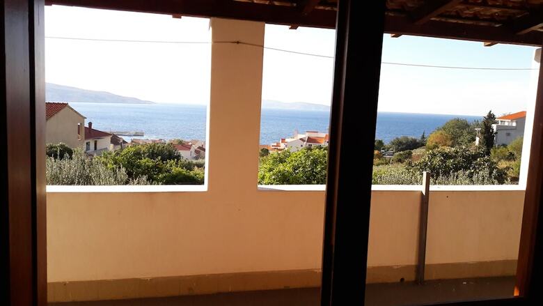 Apartmani Bako Komiza