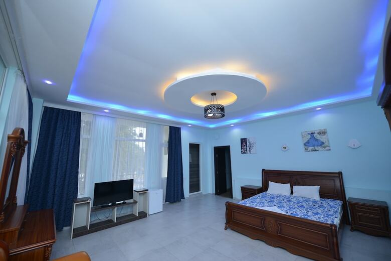 Hulus Hotel